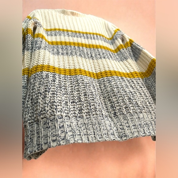 Crocheted Women’s M Flamingo Brand Sweater Chunky Knit - Picture 5 of 5